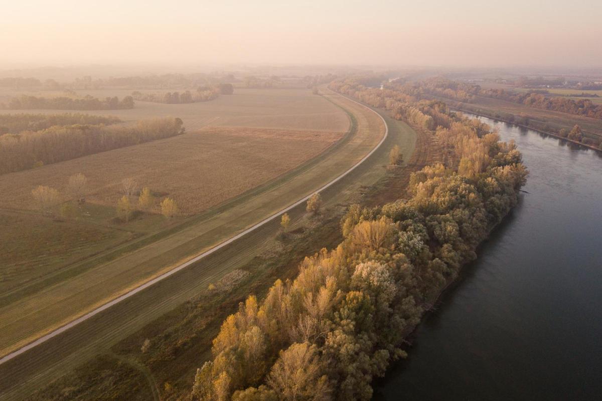 Penzion Florens, Nesvady Экстерьер фото